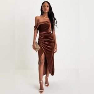 Showing Off A Little Velvet
Asymmetrical Tulip Midi Dress